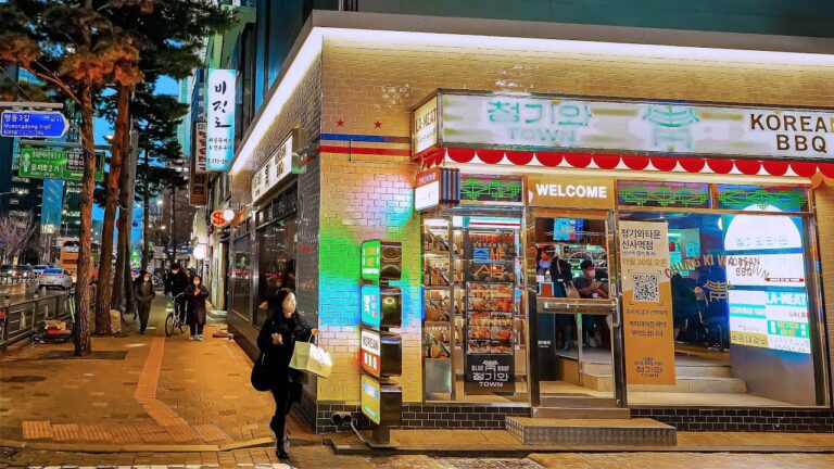 [4K HDR] 퇴근시간 서울 시내를 걷다 | 시청역에서 을지로 까지 | walk through downtown Seoul during rush hour. Trip Korea.