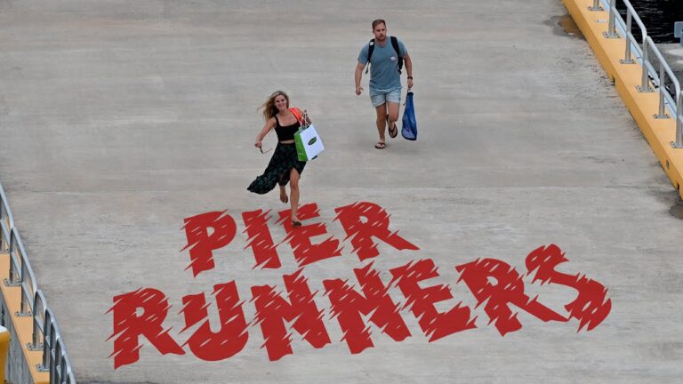 MORE PIER RUNNERS IN COZUMEL! THE FASTEST FLIP FLOP RUNNER IN MEXICO!